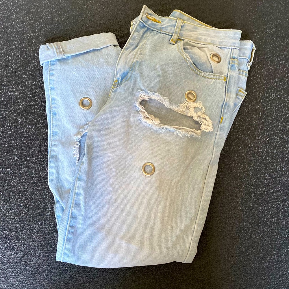 Forever 21 jeans w/ holes!